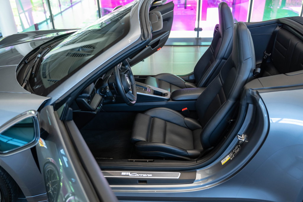 Porsche 992 Carrera