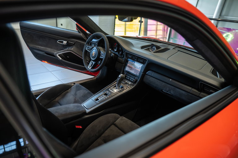 Porsche 991.2 Carrera GTS