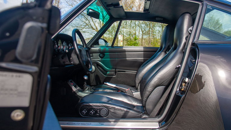 Porsche 993 Carrera 4S