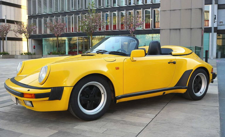 Porsche 911 Carrera 3.2 Speedster