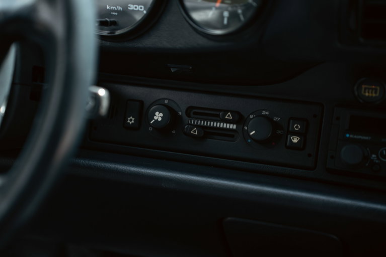 Porsche 964 Carrera 4