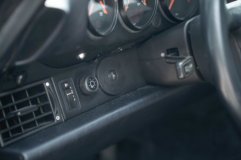 Porsche 964 Carrera 4