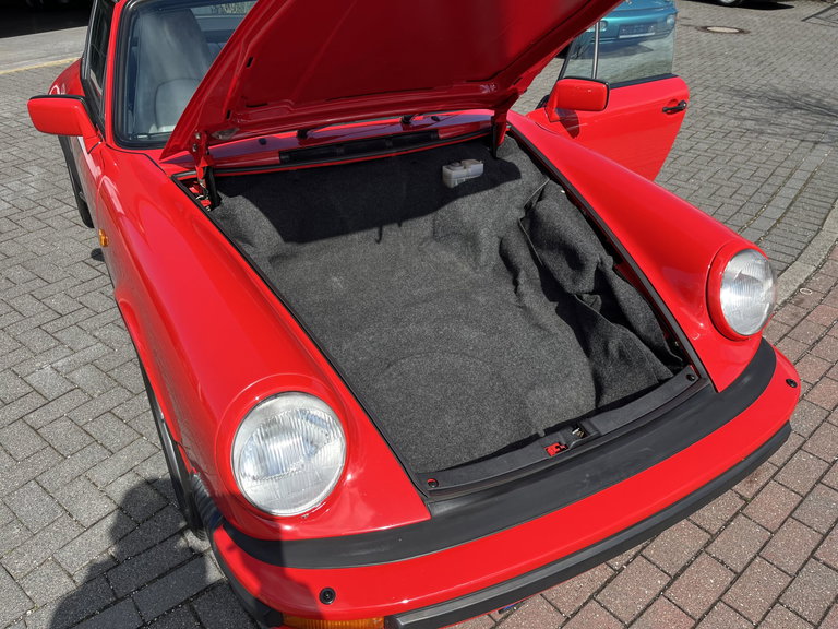 Porsche 911 Carrera 3.2