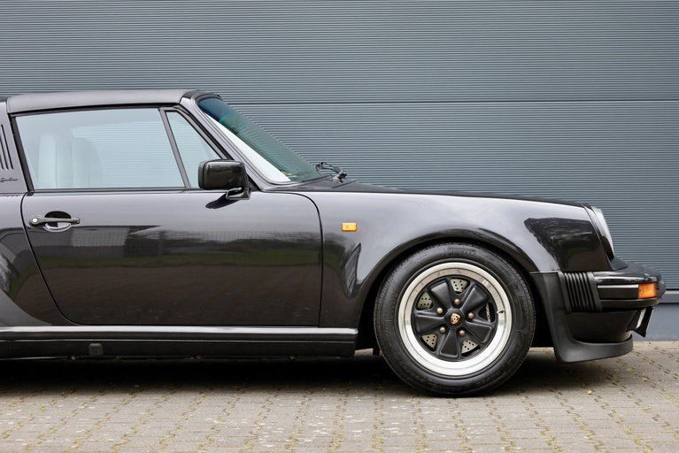 Porsche 911 Turbo 3.3