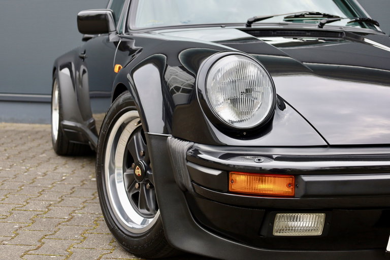 Porsche 911 Turbo 3.3