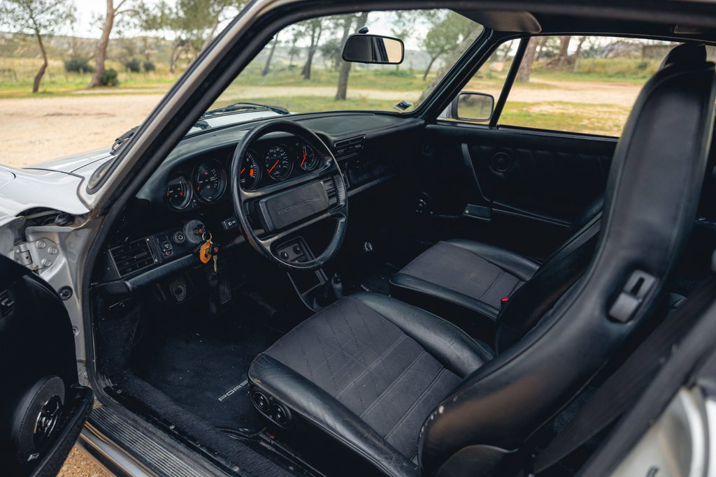 Porsche 911 Carrera 3.2