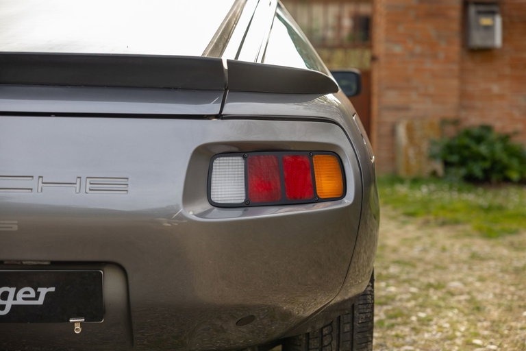 Porsche 928 S
