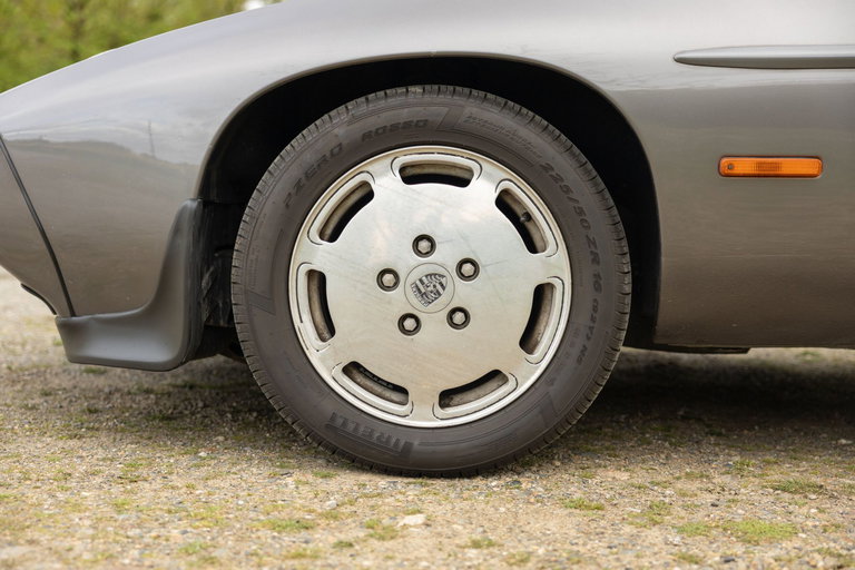 Porsche 928 S