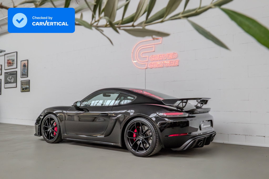 Porsche 718 Cayman GT4