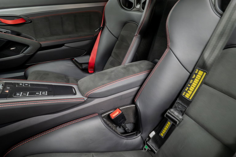 Porsche 718 Cayman GT4