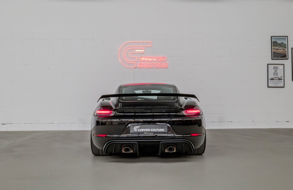 Porsche 718 Cayman GT4