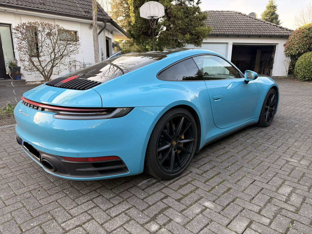 Porsche 992 Carrera