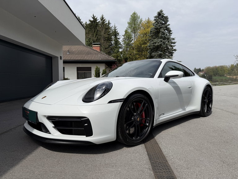 Porsche 992 Carrera GTS