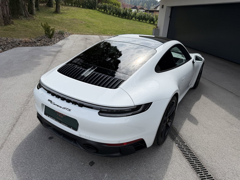 Porsche 992 Carrera GTS