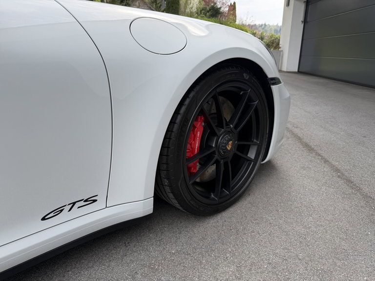 Porsche 992 Carrera GTS