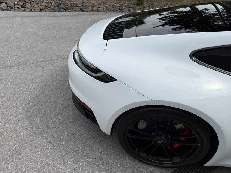 Porsche 992 Carrera GTS
