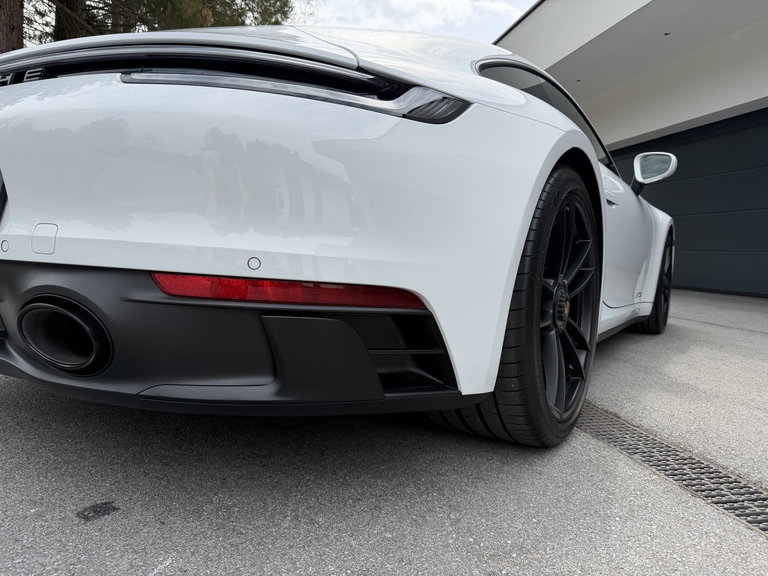 Porsche 992 Carrera GTS