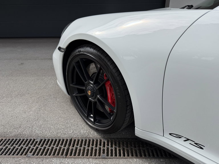 Porsche 992 Carrera GTS