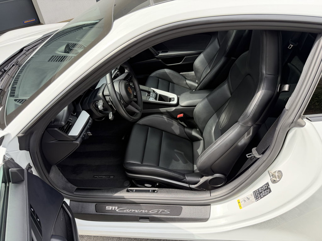 Porsche 992 Carrera GTS