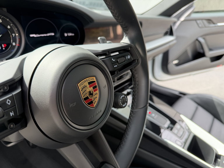 Porsche 992 Carrera GTS