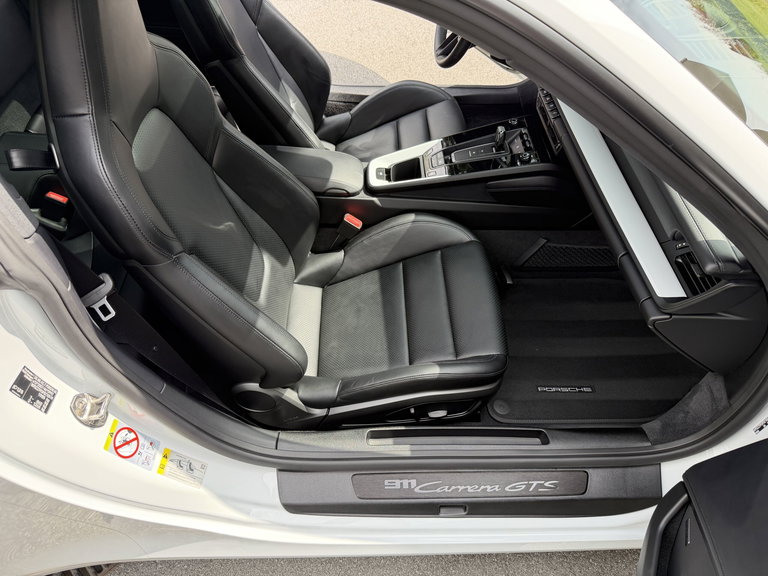 Porsche 992 Carrera GTS