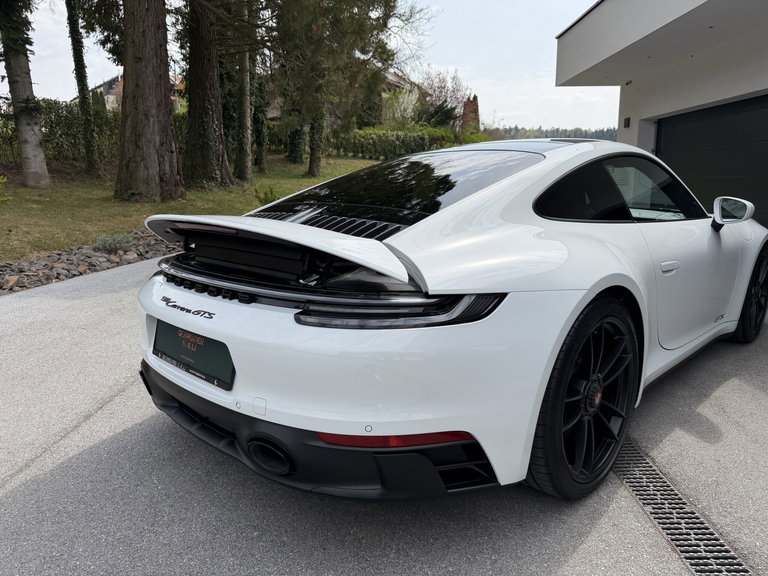Porsche 992 Carrera GTS