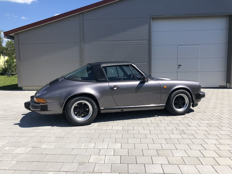 Porsche 911 Carrera 3.2