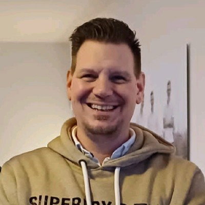 Chris Hoogenraad