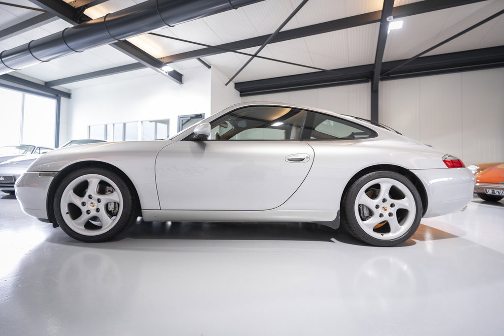 Porsche 996 Carrera 4