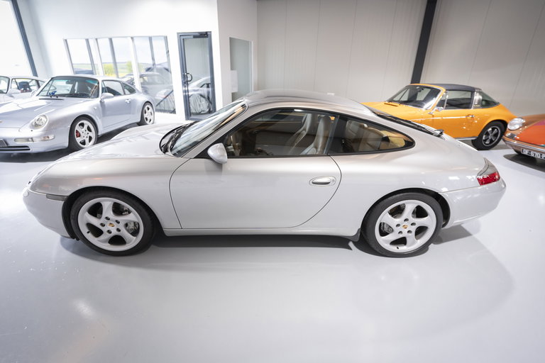 Porsche 996 Carrera 4
