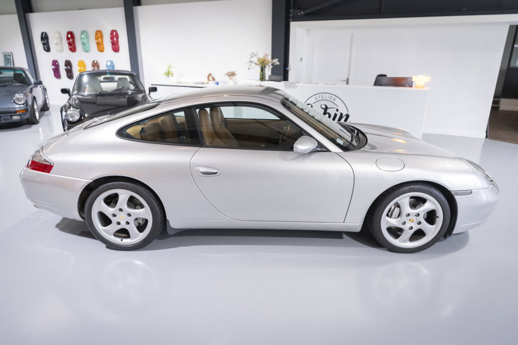 Porsche 996 Carrera 4