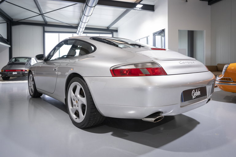 Porsche 996 Carrera 4