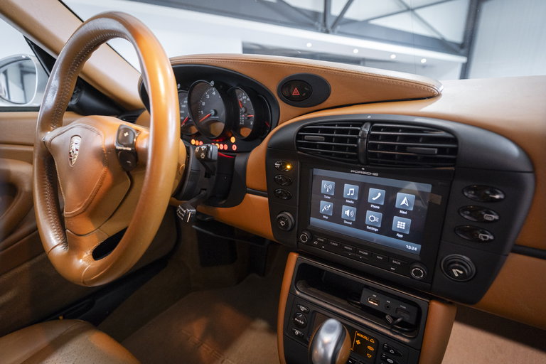 Porsche 996 Carrera 4