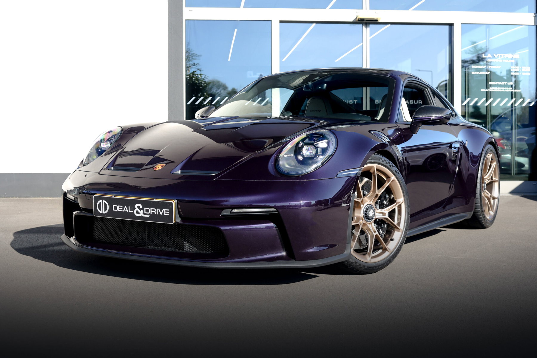 Porsche in Viola Metallic 4VN - Color Overview - elferspot.com