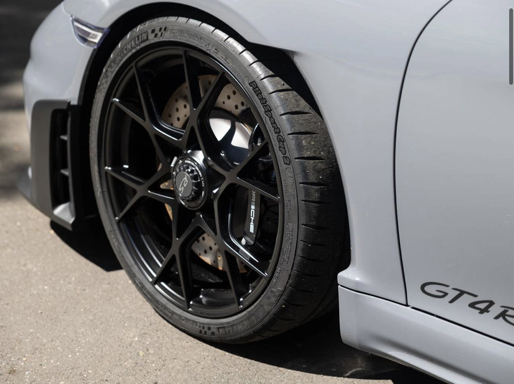 Porsche 718 Cayman GT4 RS