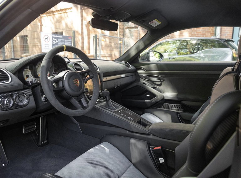 Porsche 718 Cayman GT4 RS