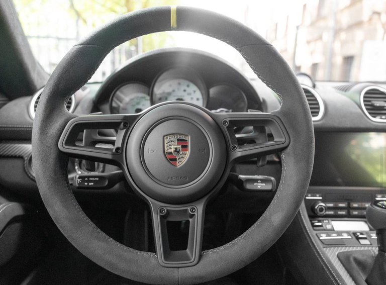 Porsche 718 Cayman GT4 RS