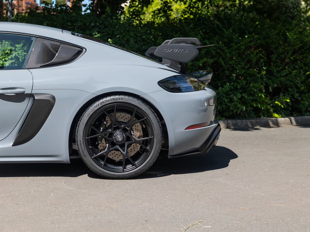 Porsche 718 Cayman GT4 RS