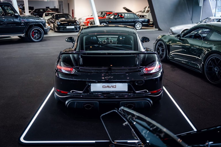 Porsche 718 Cayman GT4