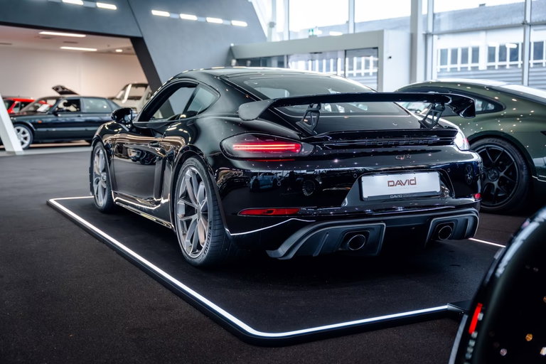 Porsche 718 Cayman GT4