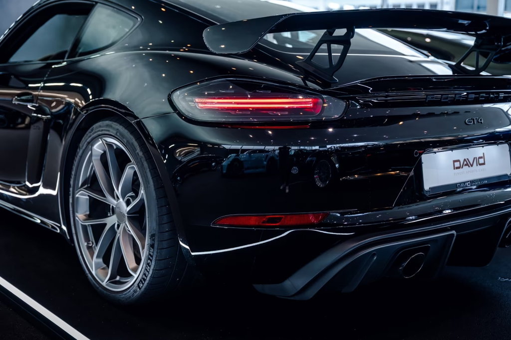 Porsche 718 Cayman GT4