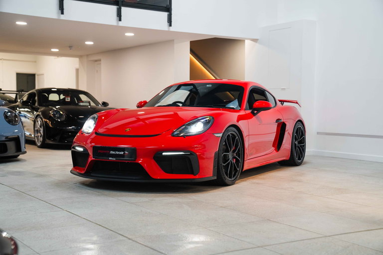 Porsche 718 Cayman GT4