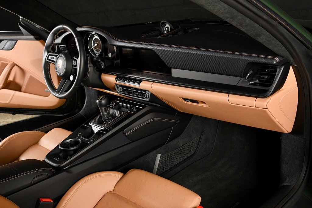 Porsche 992 GT3 Touring