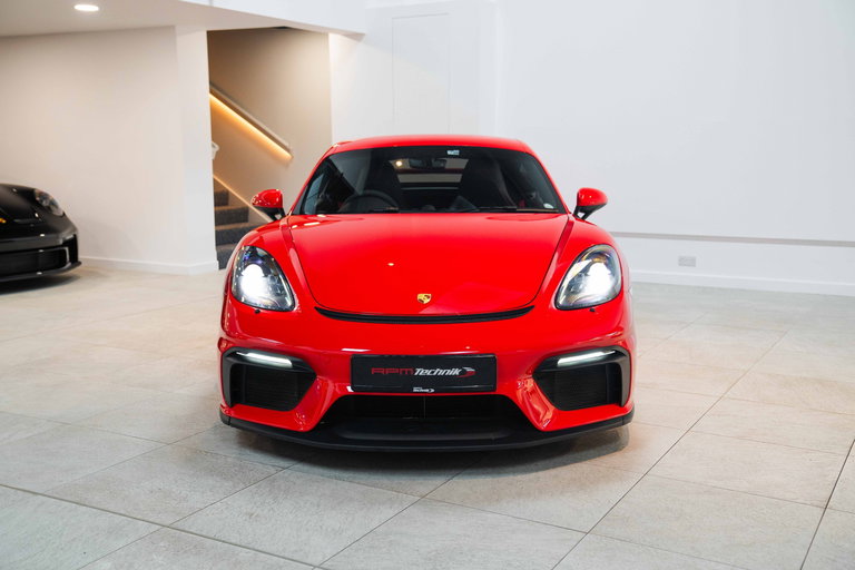 Porsche 718 Cayman GT4