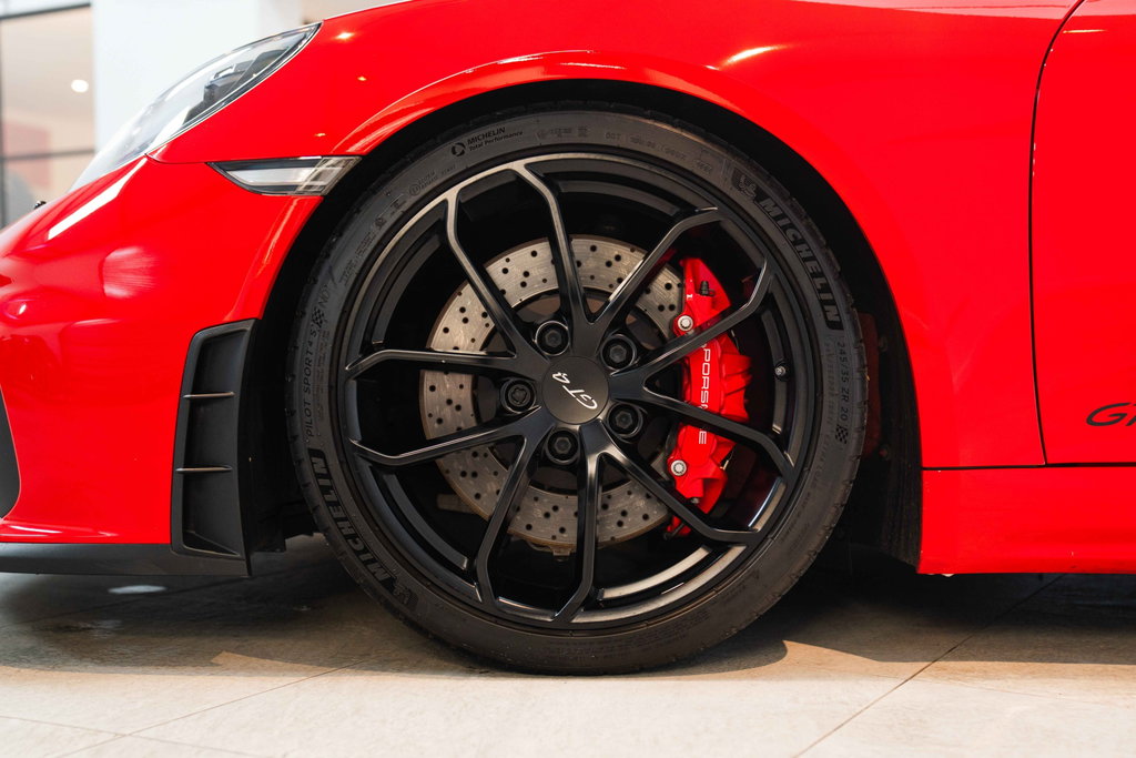 Porsche 718 Cayman GT4