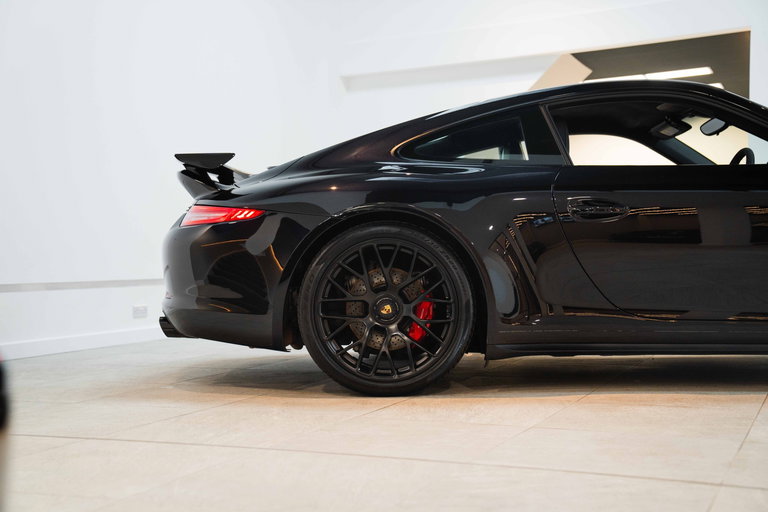 Porsche 991 Carrera GTS
