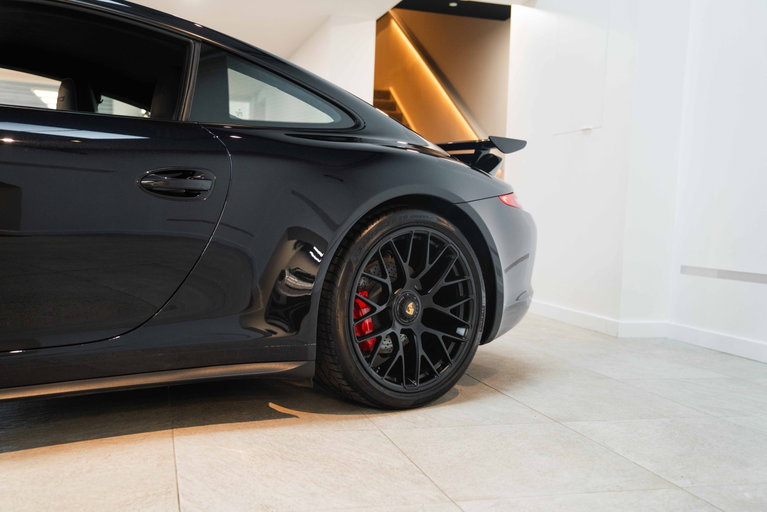 Porsche 991 Carrera GTS