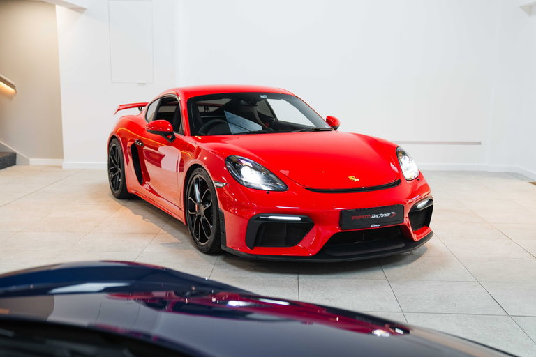 Porsche 718 Cayman GT4