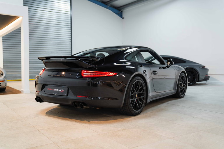 Porsche 991 Carrera GTS