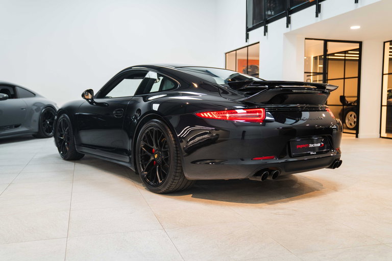 Porsche 991 Carrera GTS